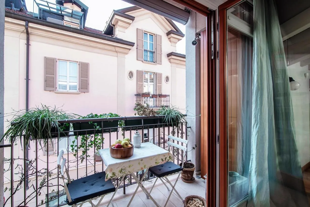 Joivy Isotta'S House With 2 Cosy Balconies Apartment Como