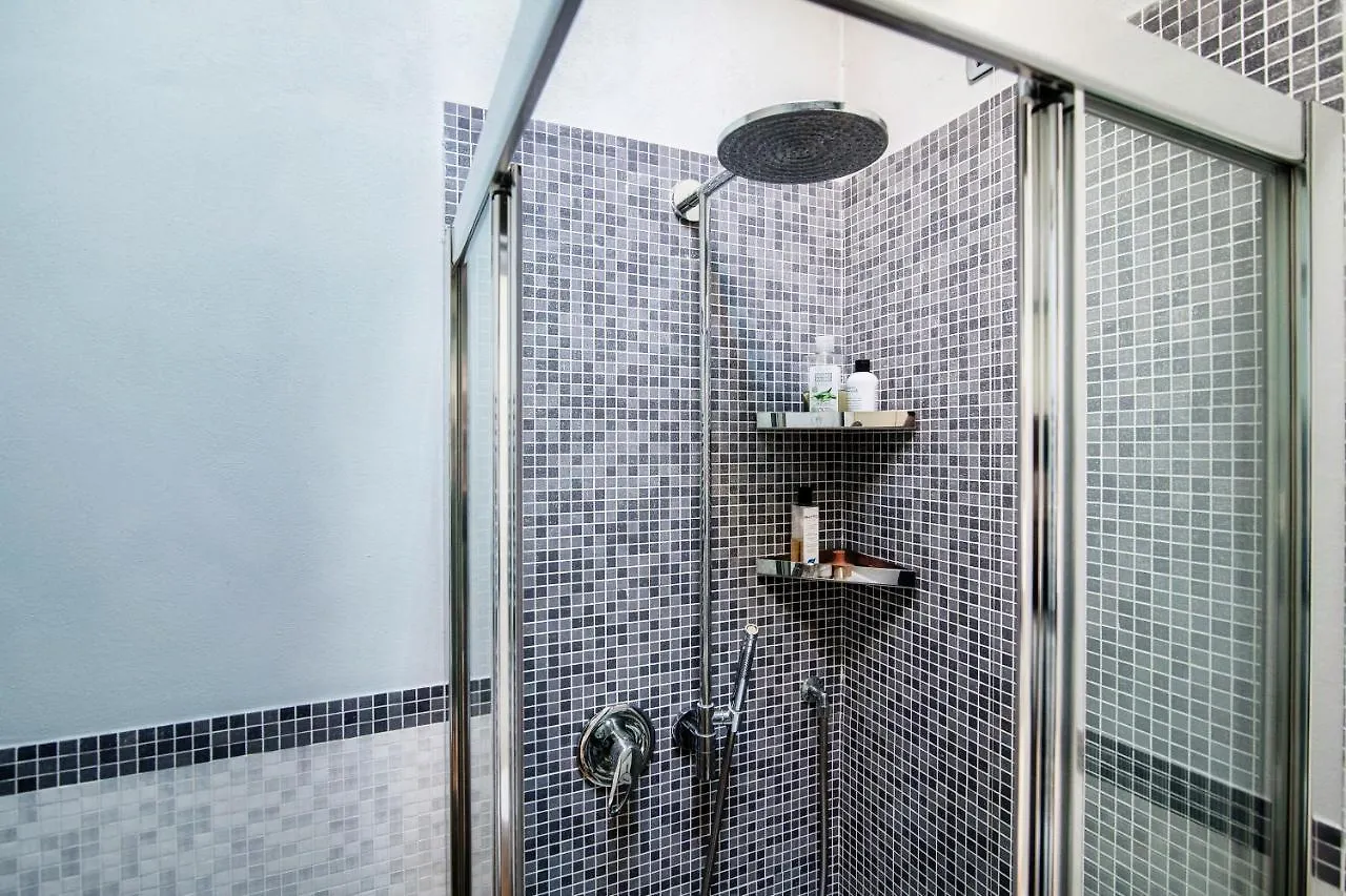 Ferienwohnung Joivy Isotta'S House With 2 Cosy Balconies Como Apartment