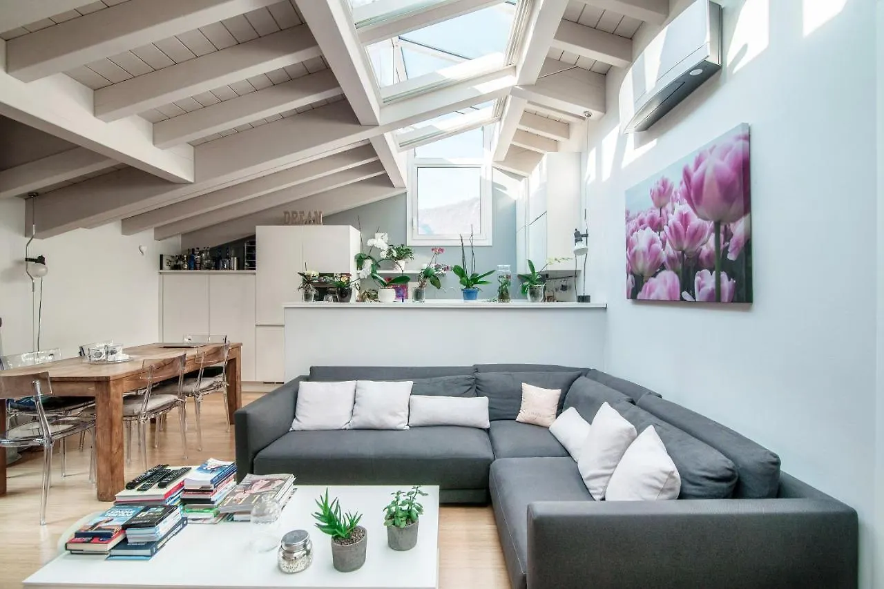 Joivy Isotta'S House With 2 Cosy Balconies Apartment Como Italy