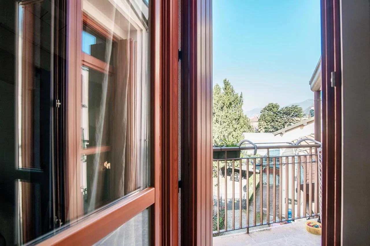 Joivy Isotta'S House With 2 Cosy Balconies Apartment Como 0*,  Italy